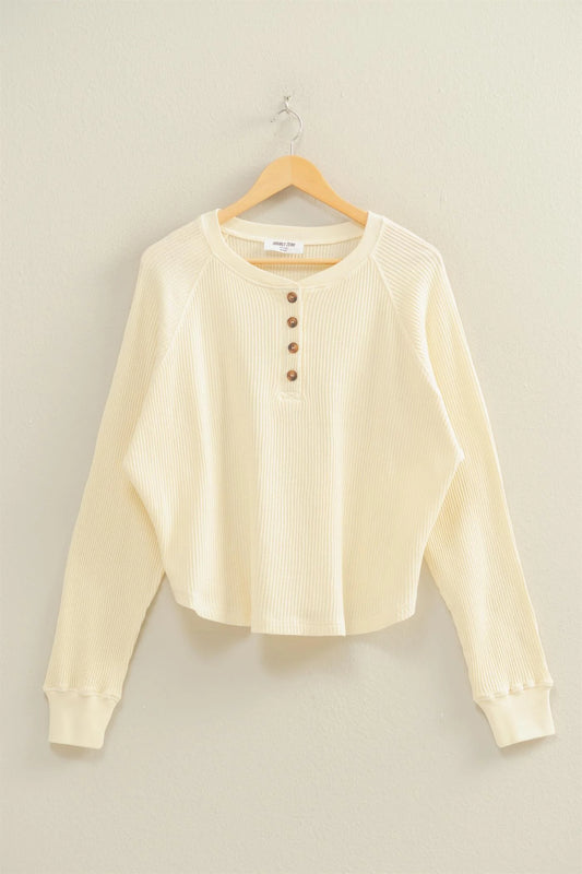HENLEY WAFFLE KNIT RAGLAN SLEEVE TOP