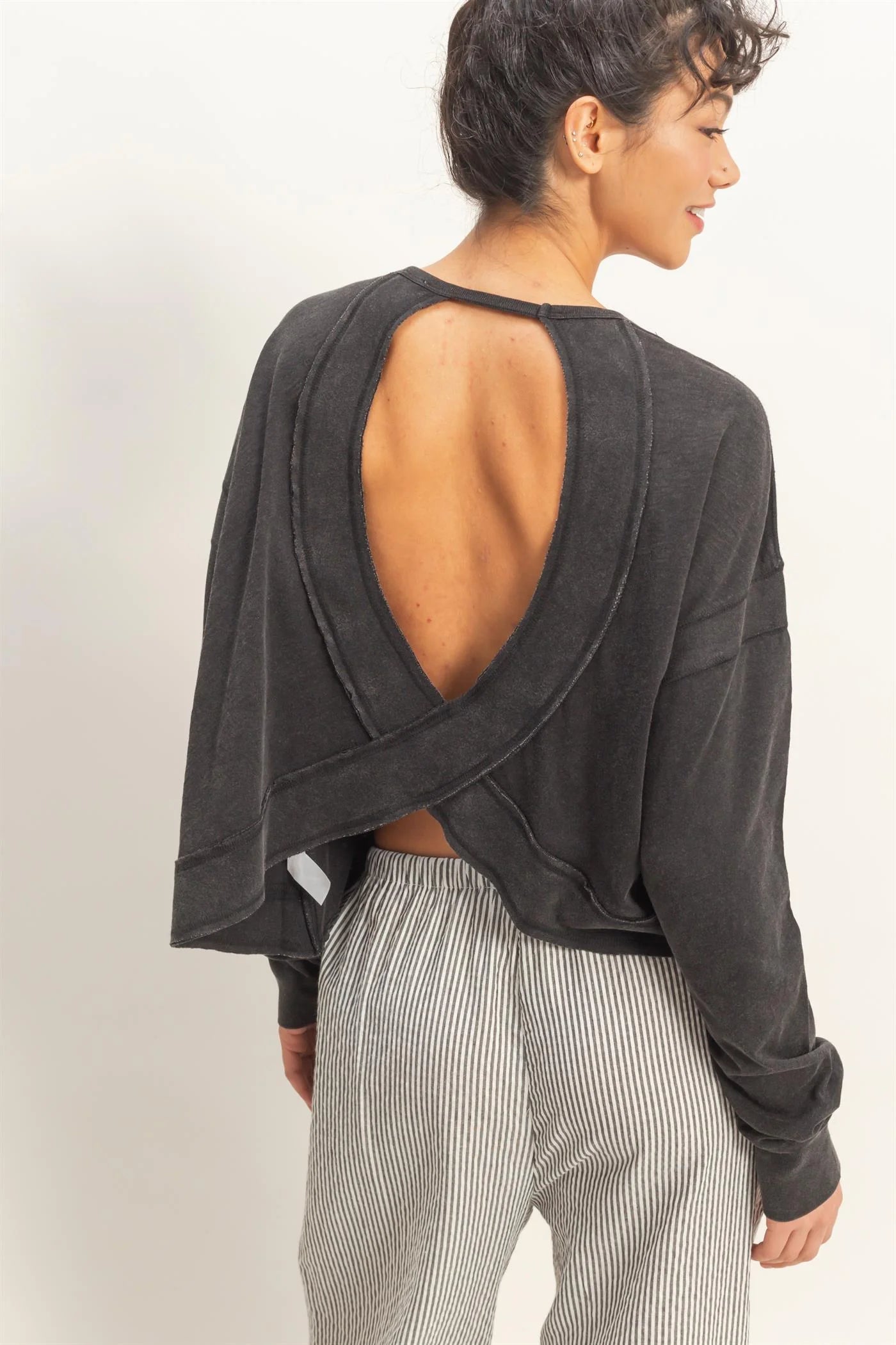 CROSS DETAIL OPEN BACK LONG SLEEVE TOP