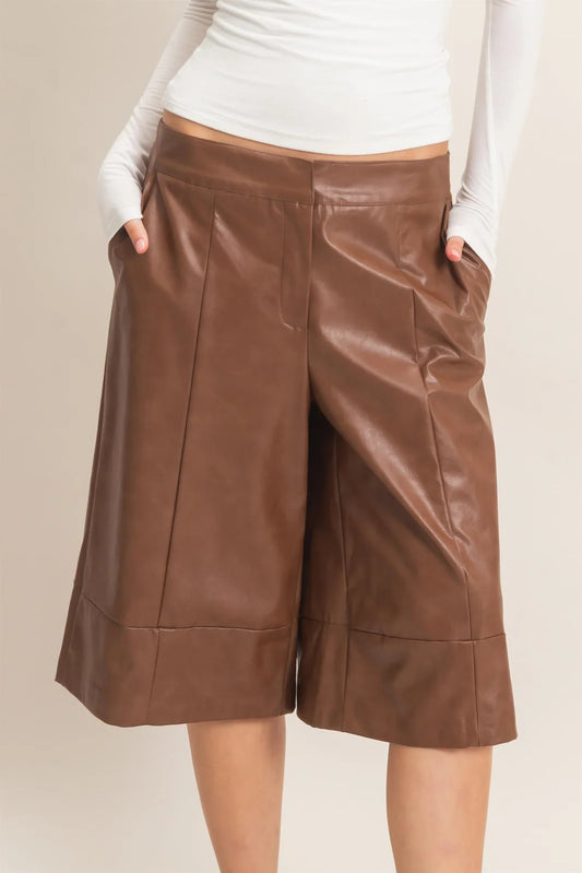 FAUX LEATHER BERMUDA SHORTS