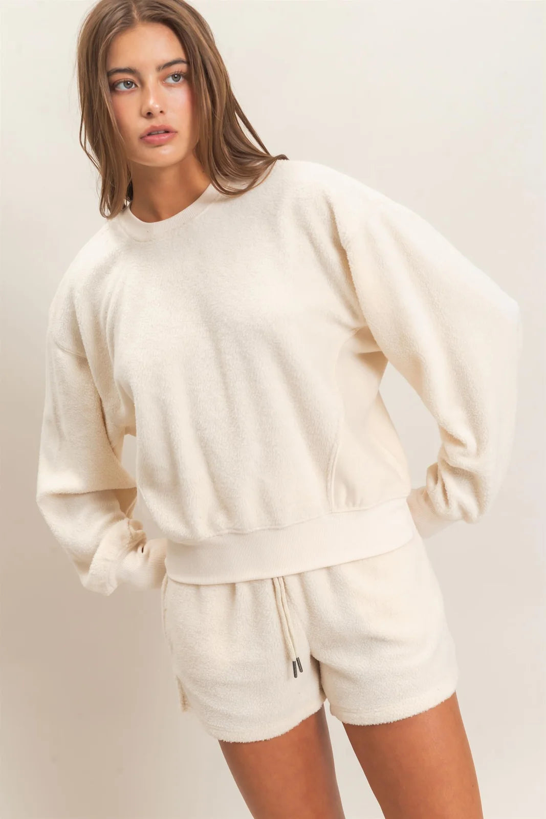CONTRAST SWEATSHIRT AND SHORT SET