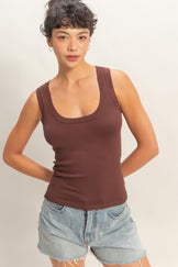SCOOP NECK TANK TOP
