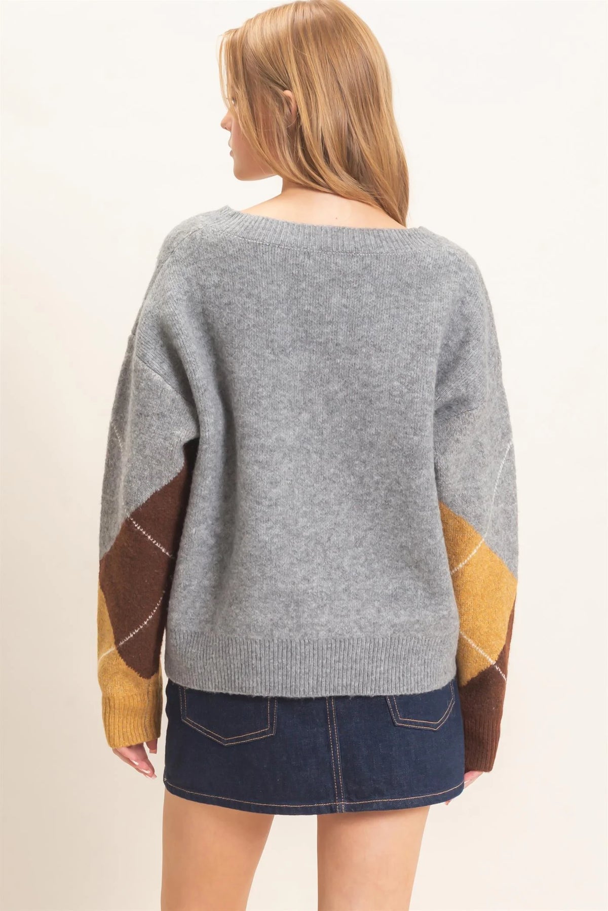 ARGYLE V-NECK PATTERN SWEATER