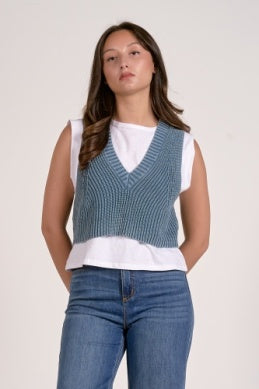 LAYERED SLEEVELESS SWEATER