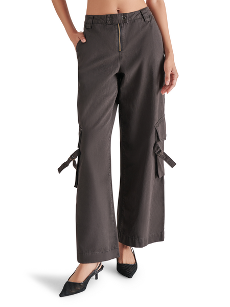 STEVE MADDEN CARGO PANTS WITH FRONT ZIPPER DETAIL